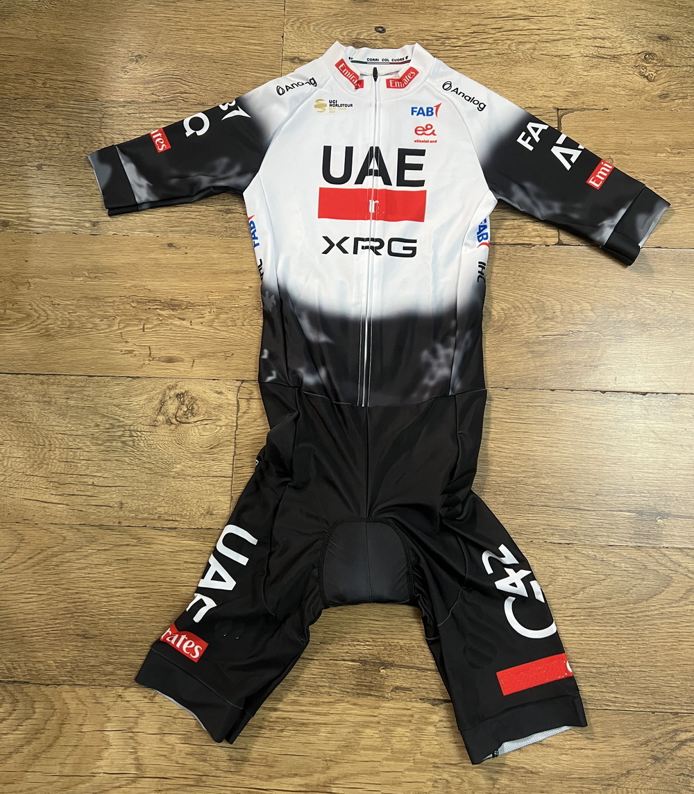 レーザーカット スキンスーツ 2025 2026 UAE X - Summer Clothing Men 2025 のレビューと価格