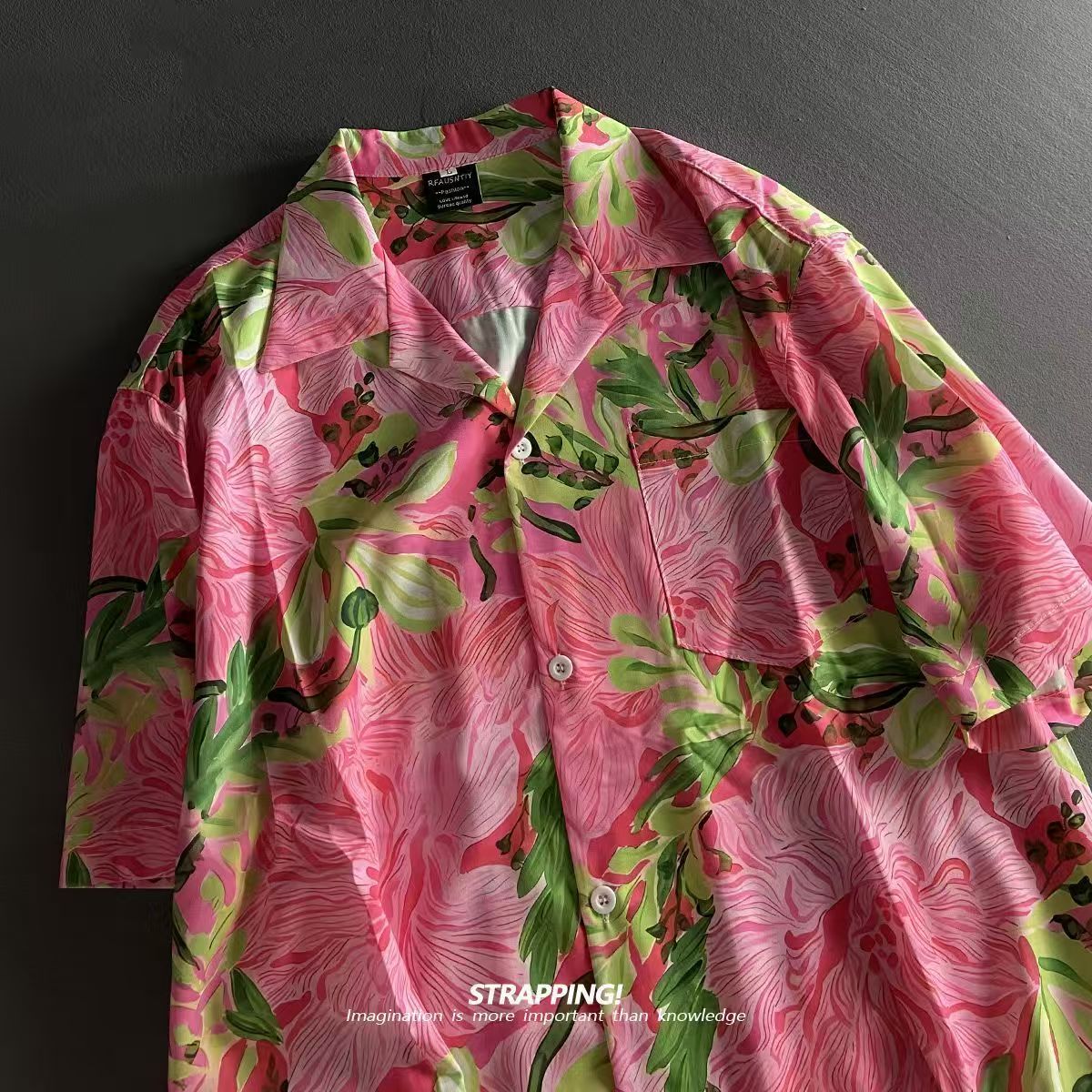 ピンク落書き花キューバ襟アロハシャツ女性と男性半袖ボタンアッ - Summer Clothing Men 2025 のレビューと価格