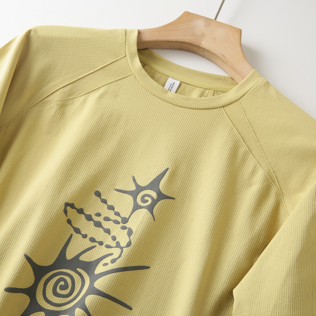 ユニセックス ハイストレッチ 通気性のある長袖 T シャツ  - Summer Clothing Men のレビューと価格