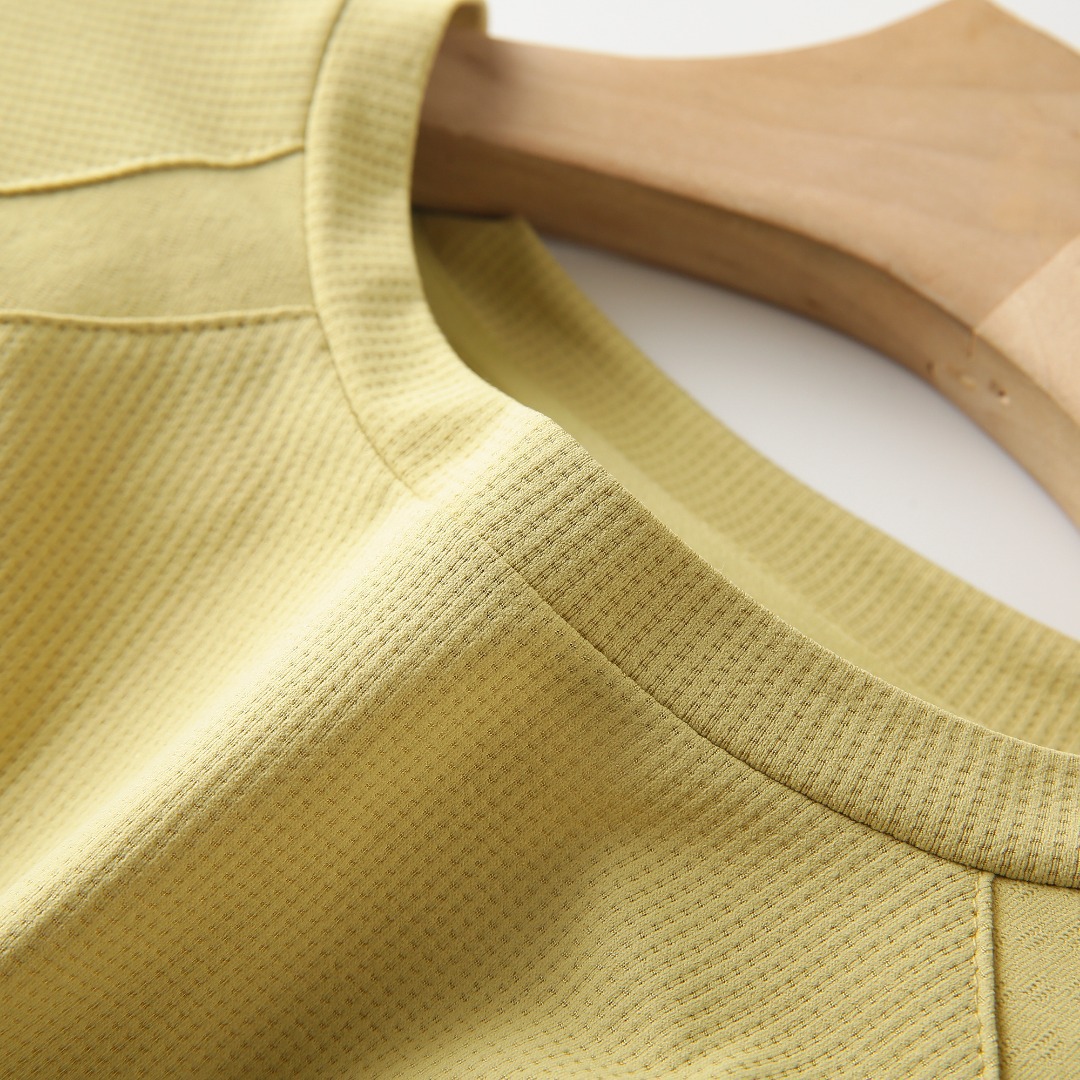 ユニセックス ハイストレッチ 通気性のある長袖 T シャツ  - Summer Clothing Men のレビューと価格