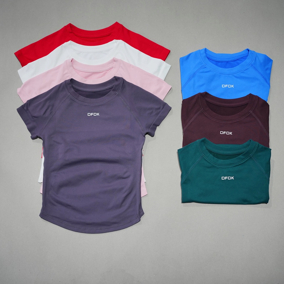 伸縮性のある通気性のある女性用スポーツTシャツ ジム ヨガ  - Summer Gym Clothing のレビューと価格