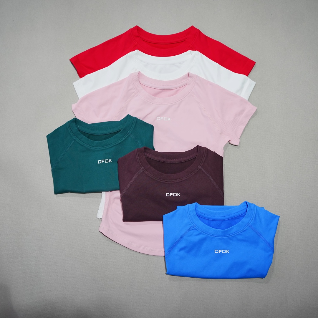 伸縮性のある通気性のある女性用スポーツTシャツ ジム ヨガ  - Summer Gym Clothing のレビューと価格